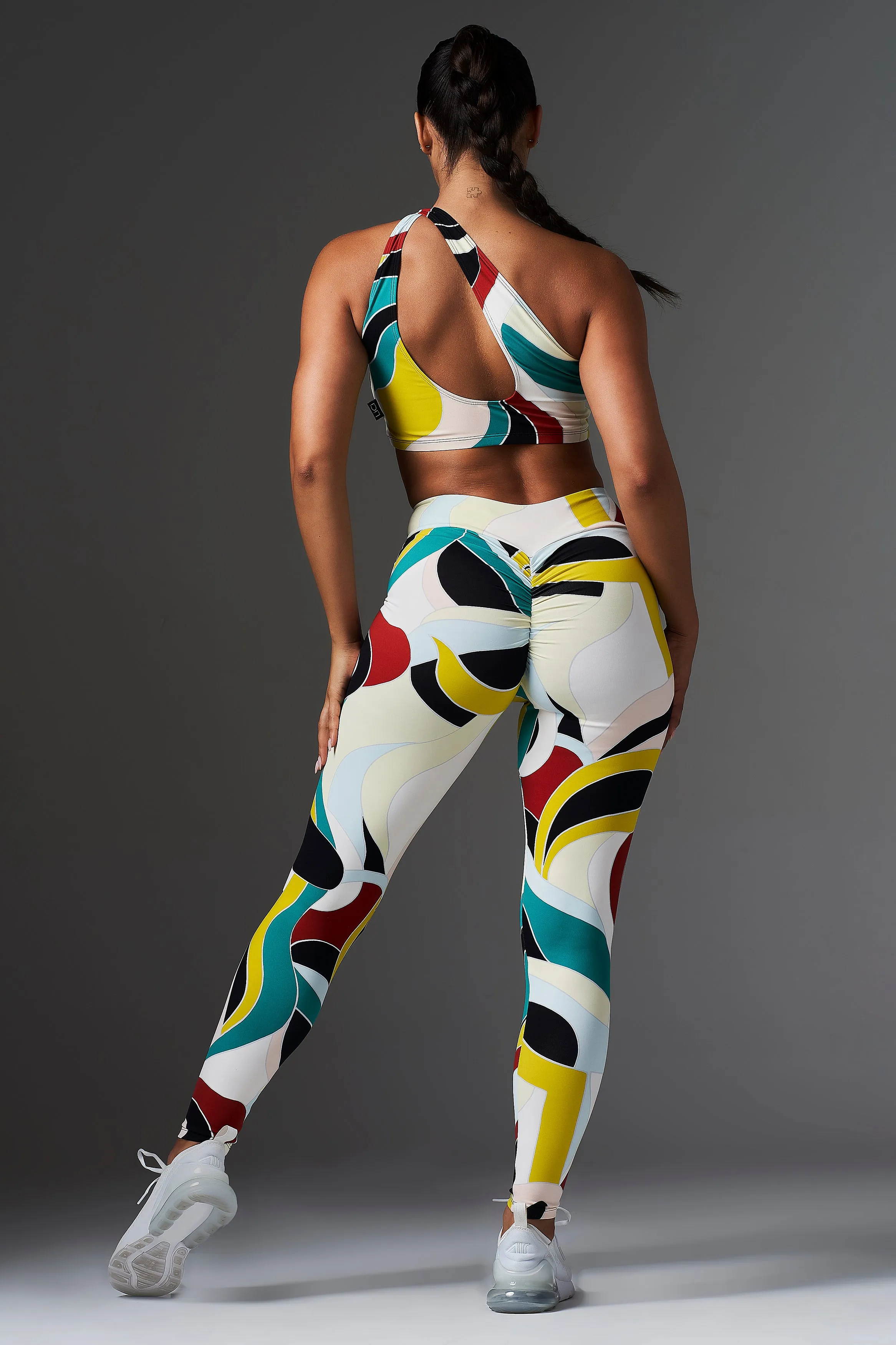 Posh V-Cut Scrunch Legging